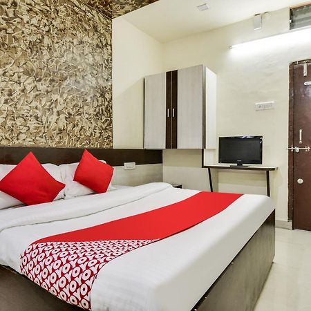โอโย 69828 โฮเต็ล อารยัน Hotel Khamgaon ภายนอก รูปภาพ