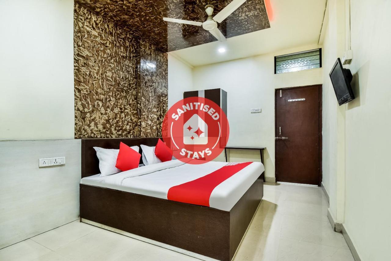 โอโย 69828 โฮเต็ล อารยัน Hotel Khamgaon ภายนอก รูปภาพ
