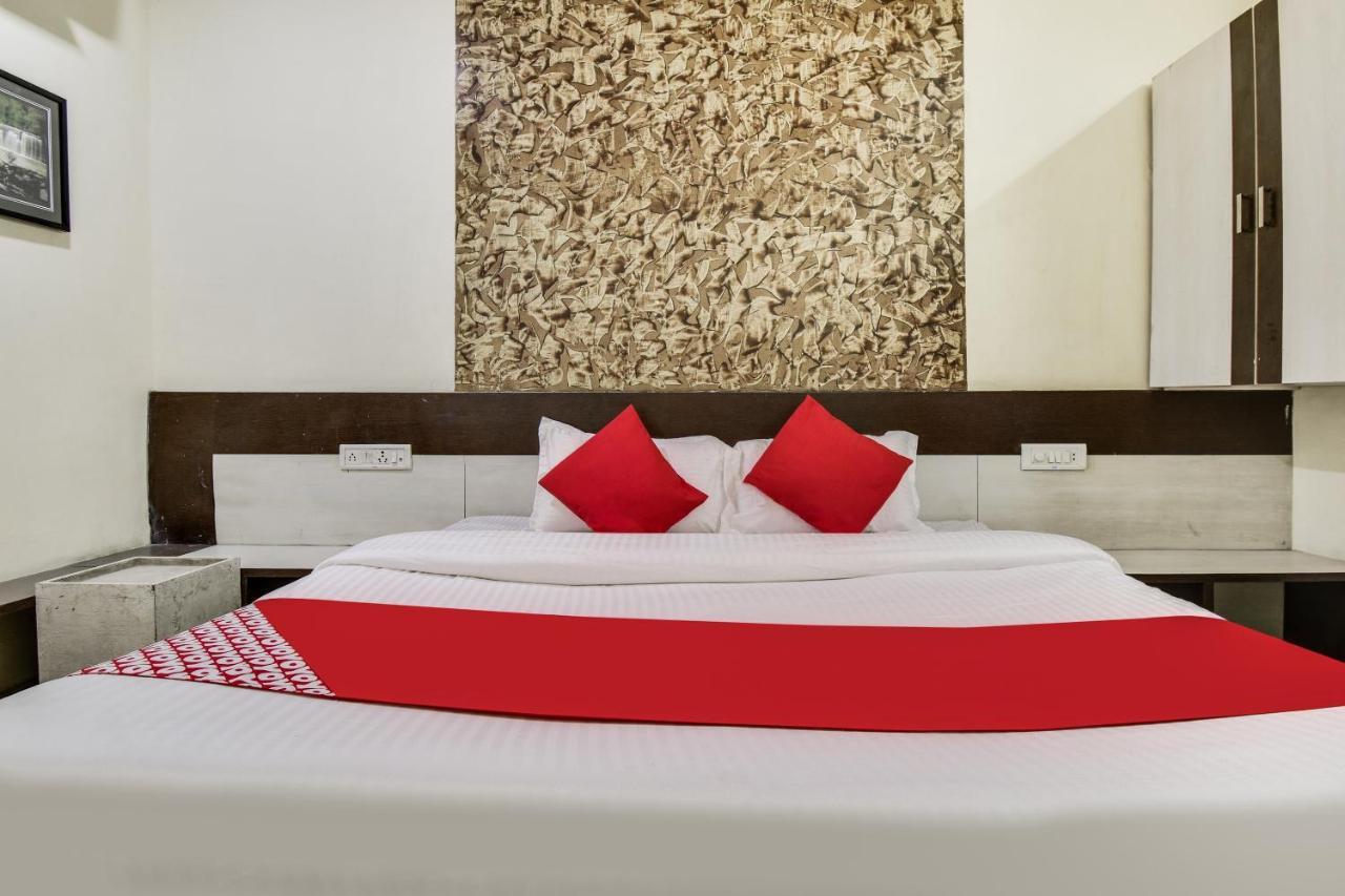 โอโย 69828 โฮเต็ล อารยัน Hotel Khamgaon ภายนอก รูปภาพ