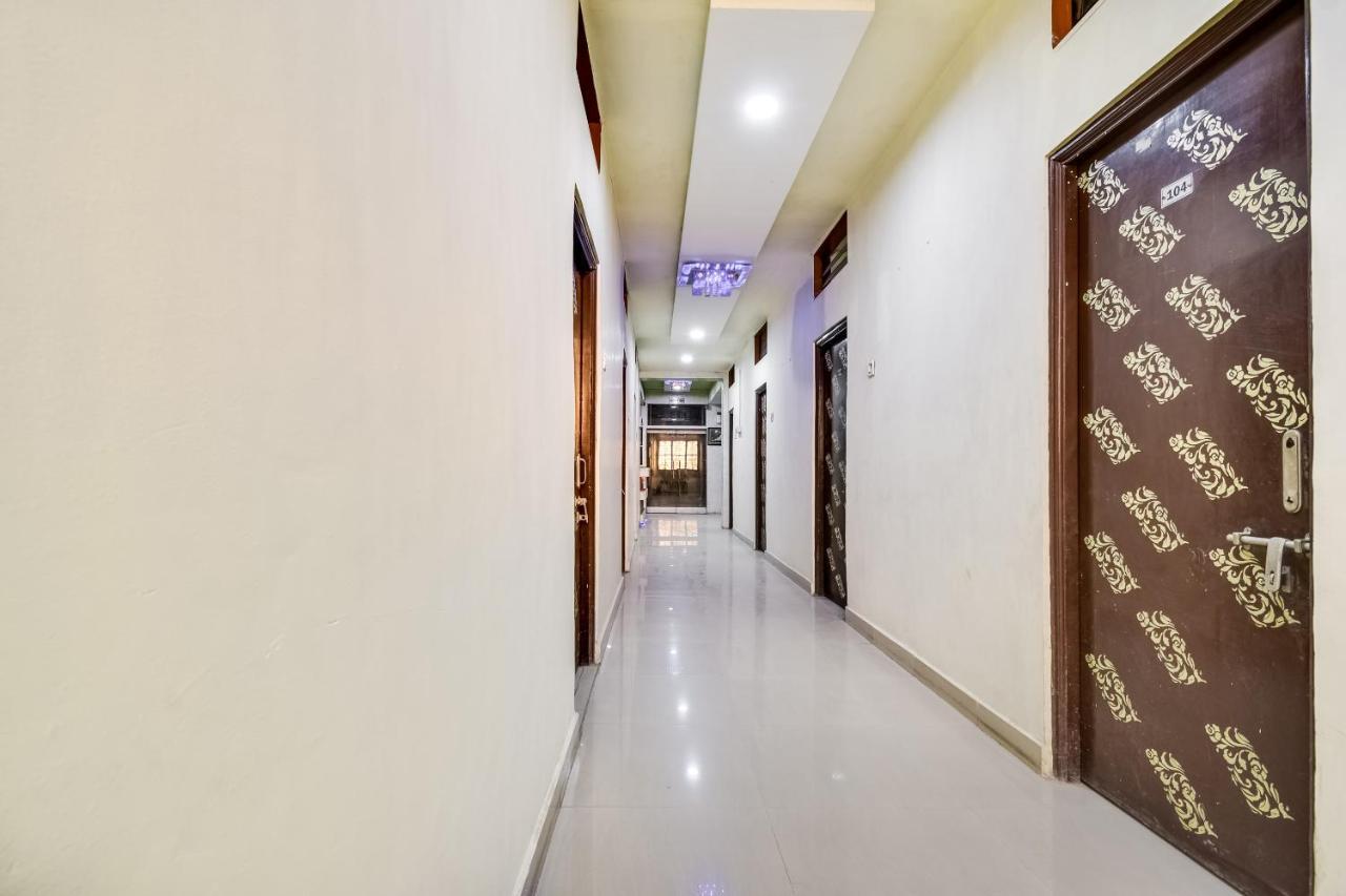 โอโย 69828 โฮเต็ล อารยัน Hotel Khamgaon ภายนอก รูปภาพ