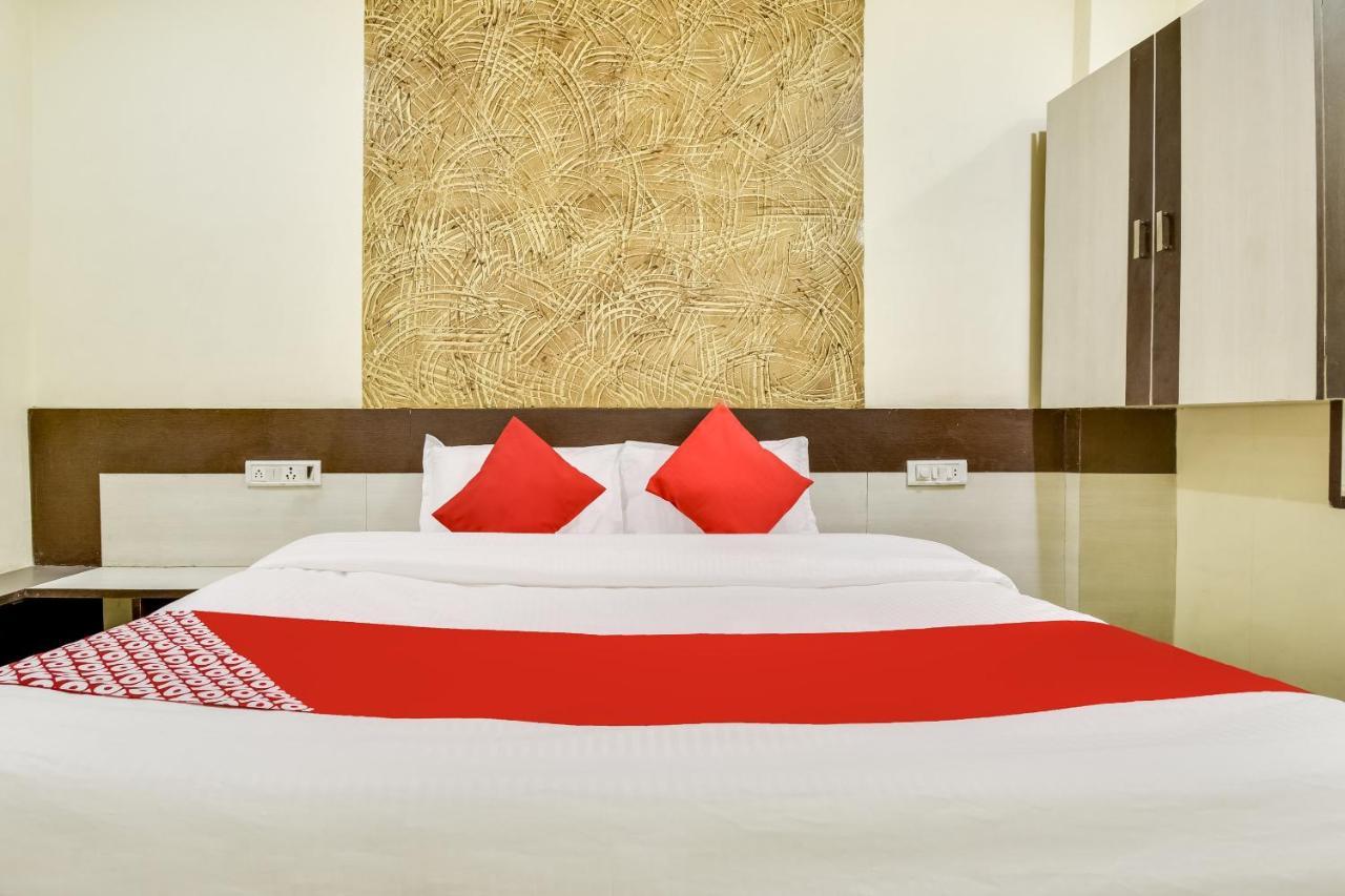 โอโย 69828 โฮเต็ล อารยัน Hotel Khamgaon ภายนอก รูปภาพ