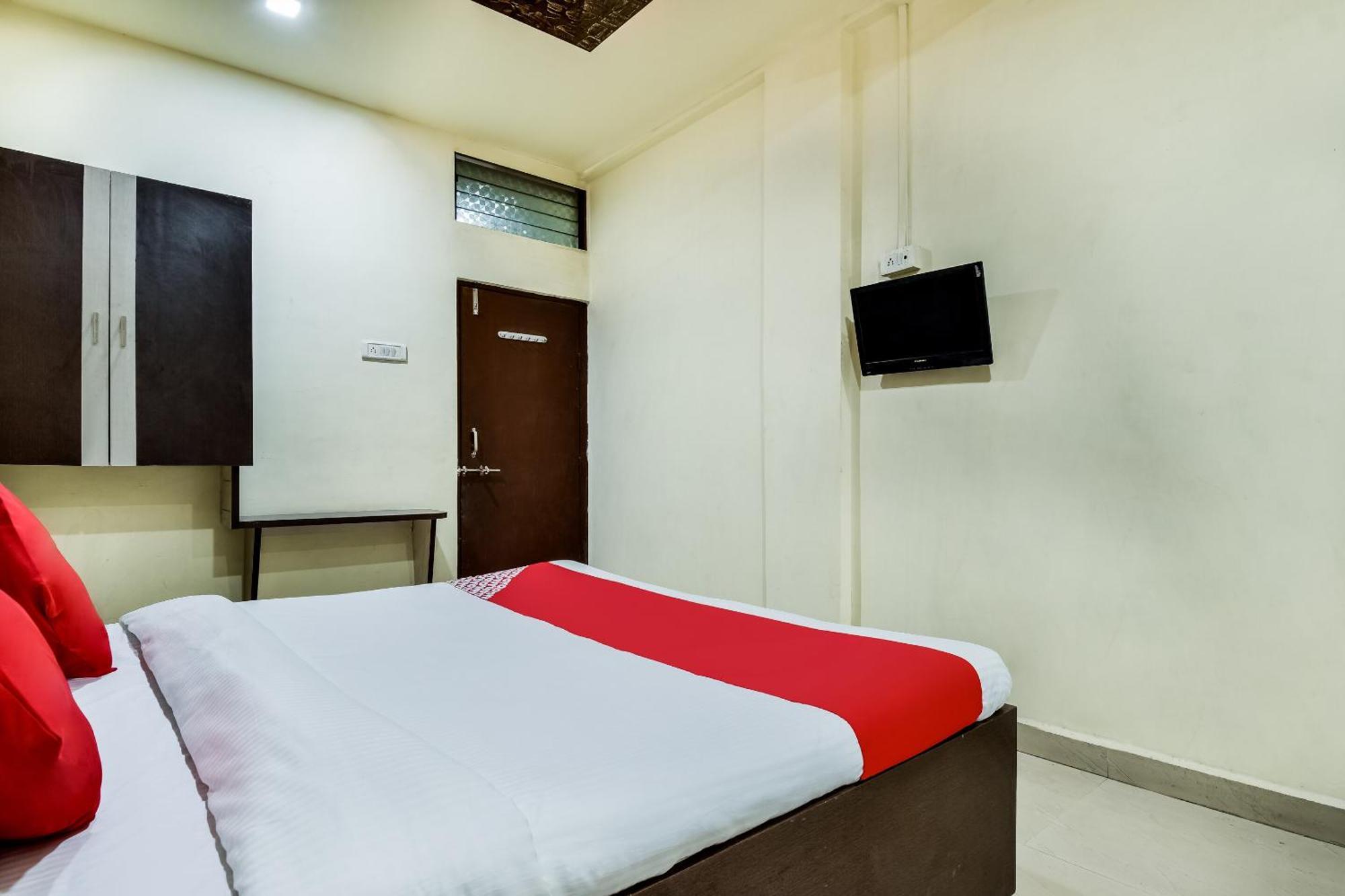 โอโย 69828 โฮเต็ล อารยัน Hotel Khamgaon ภายนอก รูปภาพ