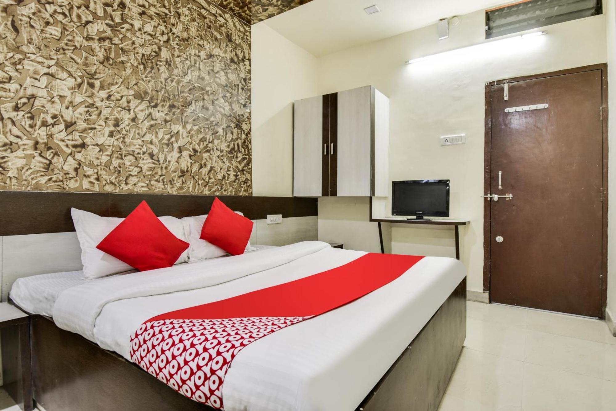 โอโย 69828 โฮเต็ล อารยัน Hotel Khamgaon ภายนอก รูปภาพ
