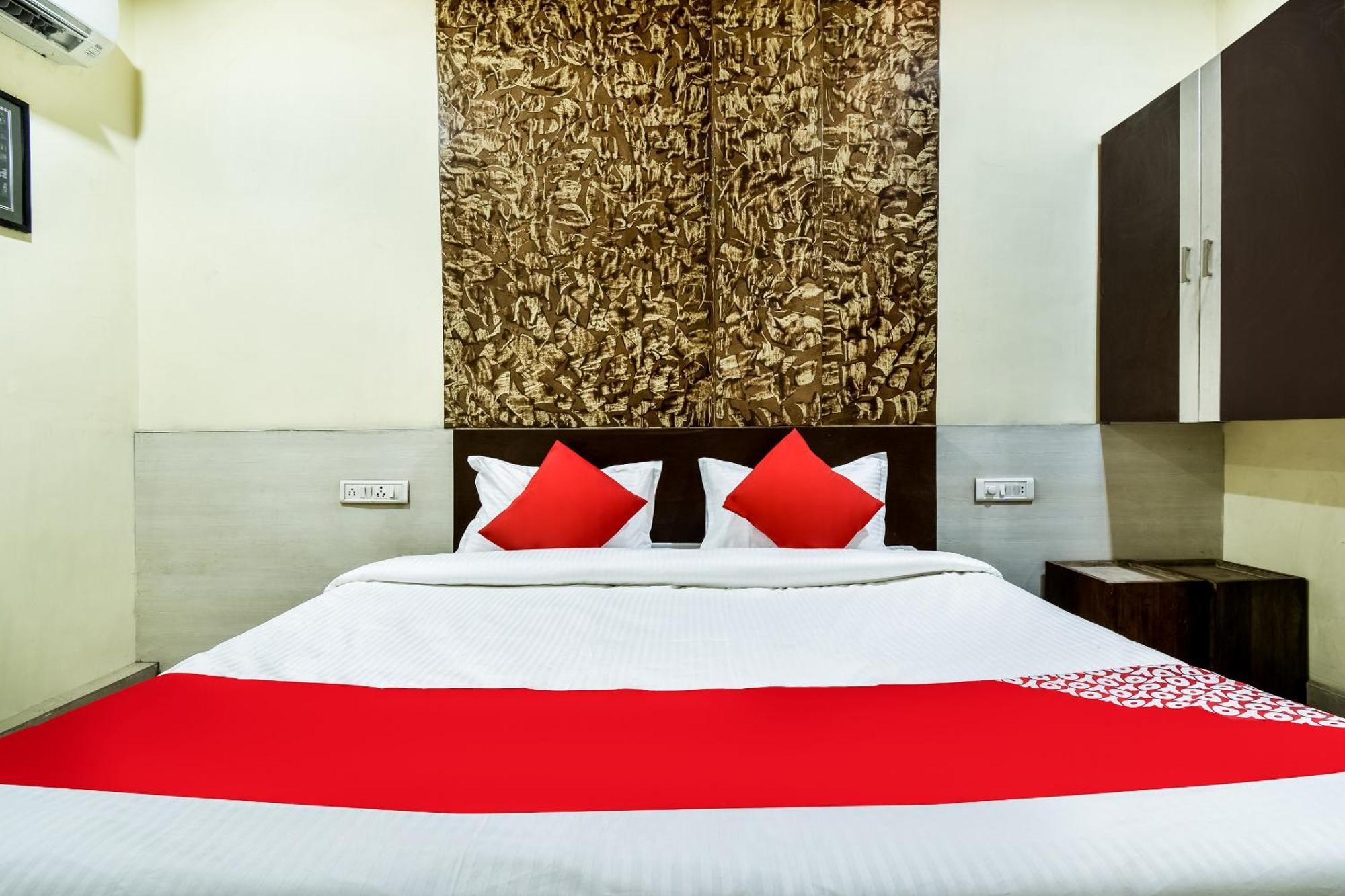 โอโย 69828 โฮเต็ล อารยัน Hotel Khamgaon ภายนอก รูปภาพ