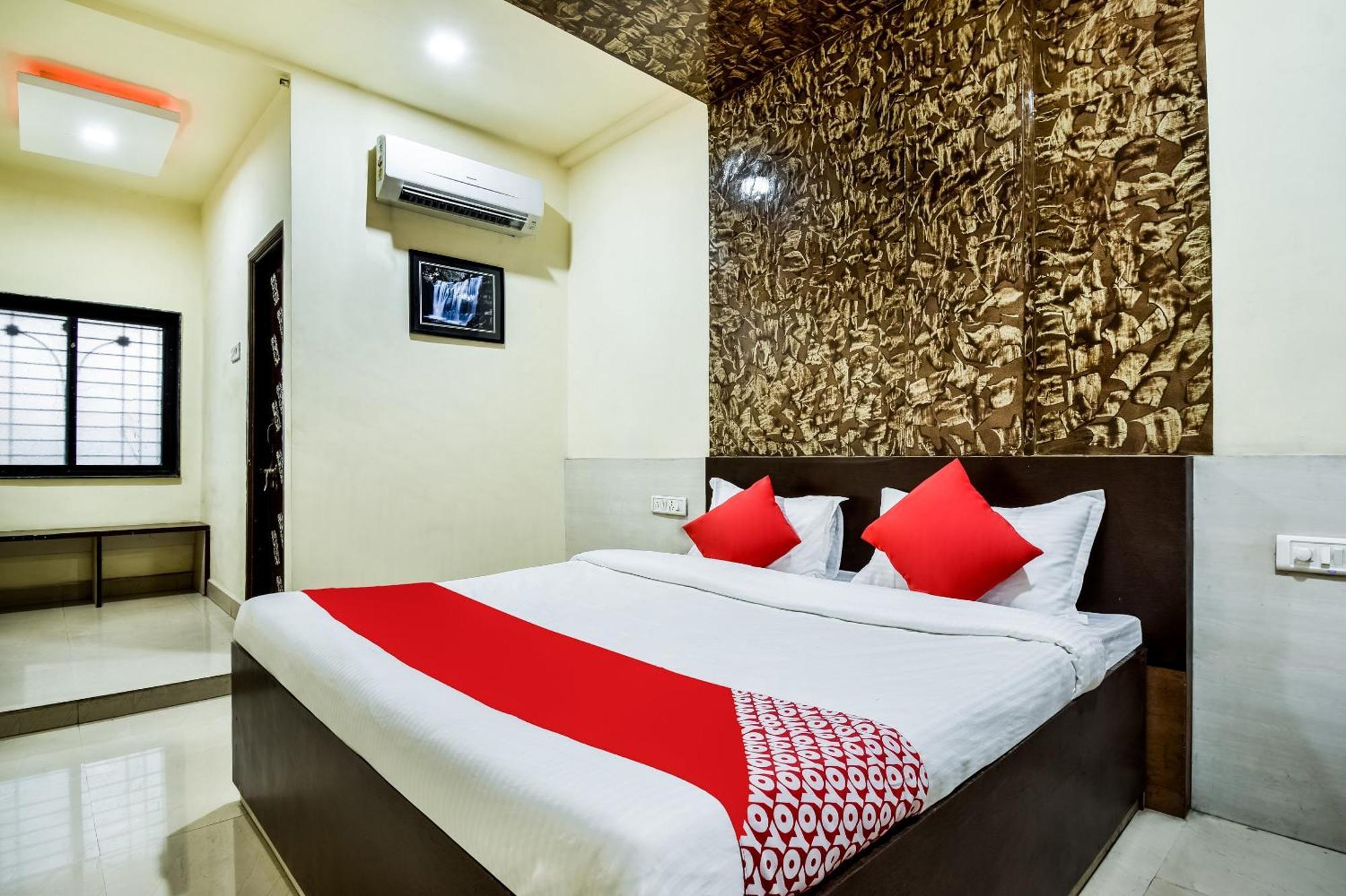 โอโย 69828 โฮเต็ล อารยัน Hotel Khamgaon ภายนอก รูปภาพ